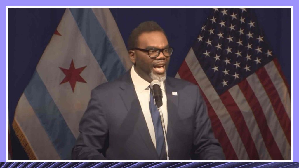 布兰登·约翰逊在赢得芝加哥市长选举后发表胜利演讲
