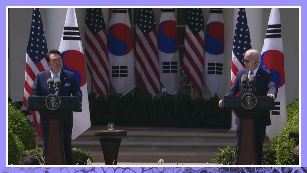 拜登与韩国总统举行记者会