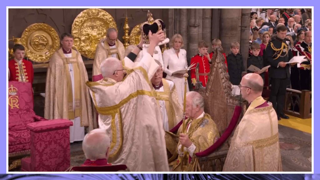 查尔斯三世国王和卡米拉王后在威斯敏斯特教堂正式加冕