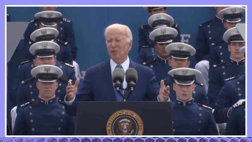 拜登总统在美国空军学院毕业典礼上发表演讲